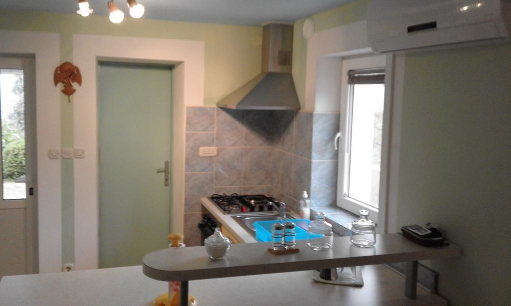 Apartment Ruza Сали Екстериор снимка