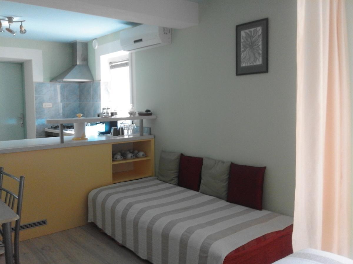 Apartment Ruza Сали Екстериор снимка